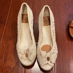 LACE TORY BURCH SHOES FOR SIZE 9